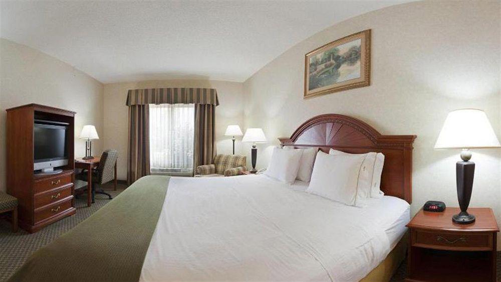 Hotel Express & Elkhart-south By Ihg