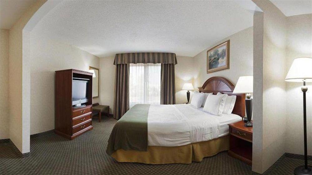Express & Elkhart-south By Ihg