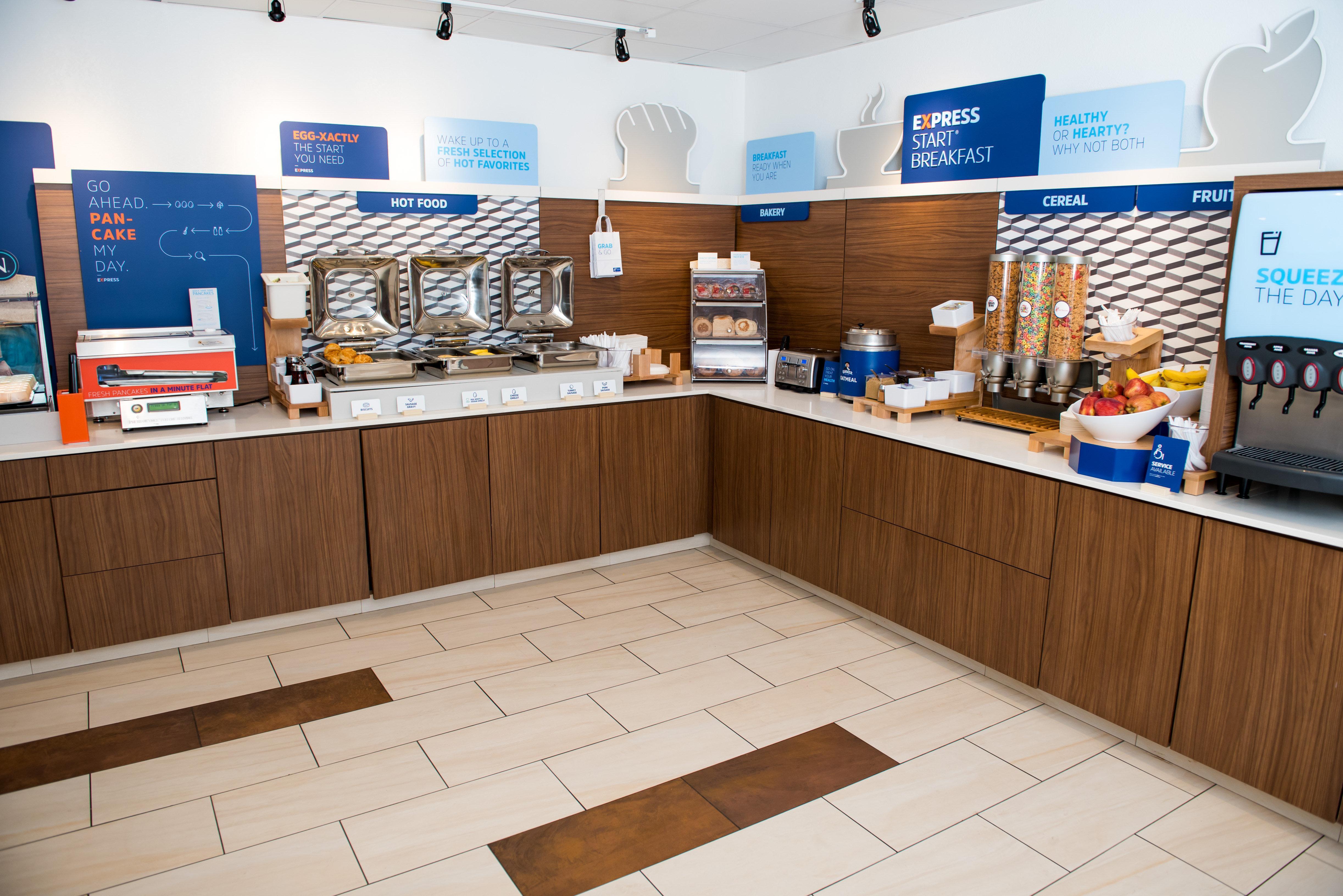 Express & Elkhart-south By Ihg Hotel