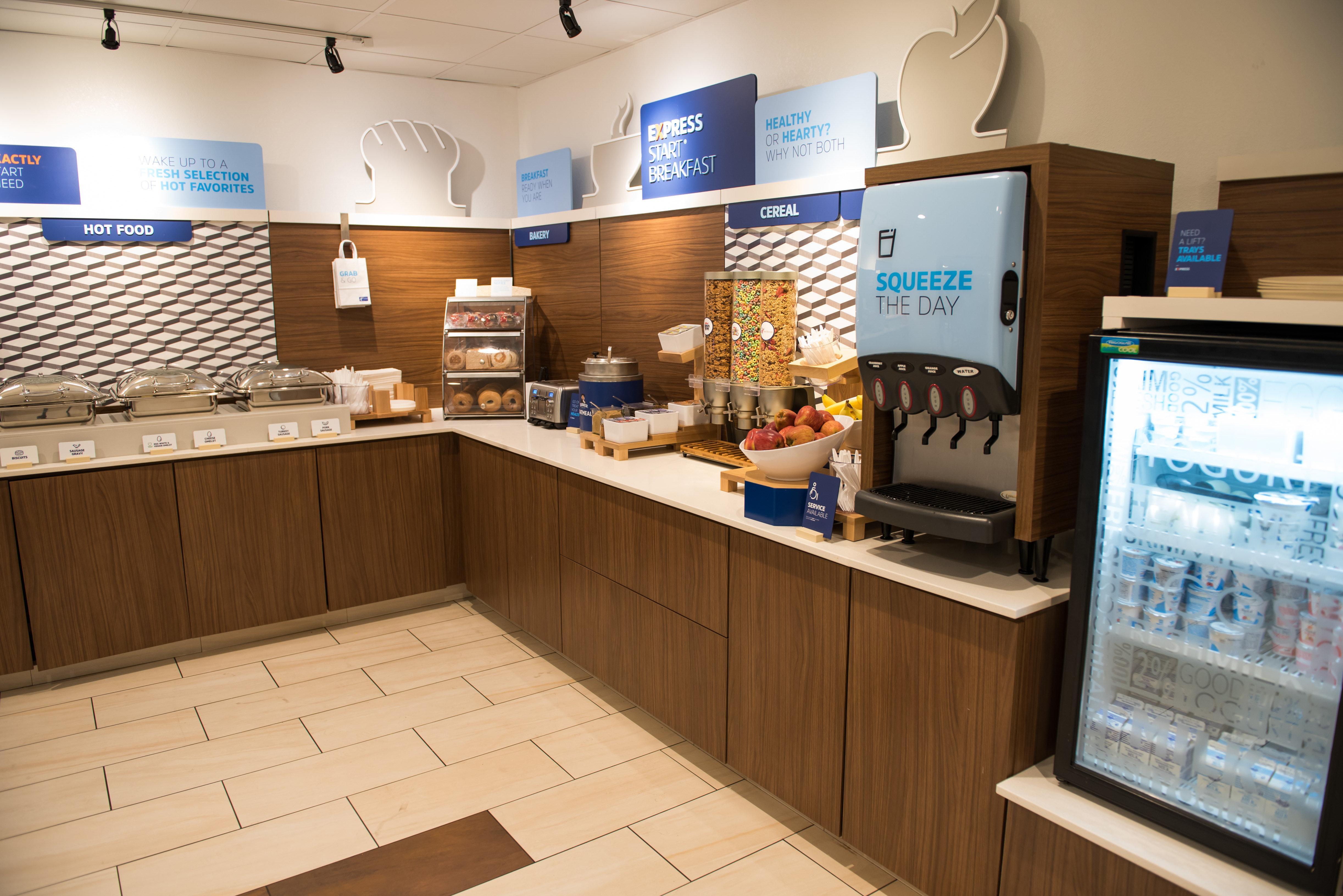 Hotel Express & Elkhart-south By Ihg