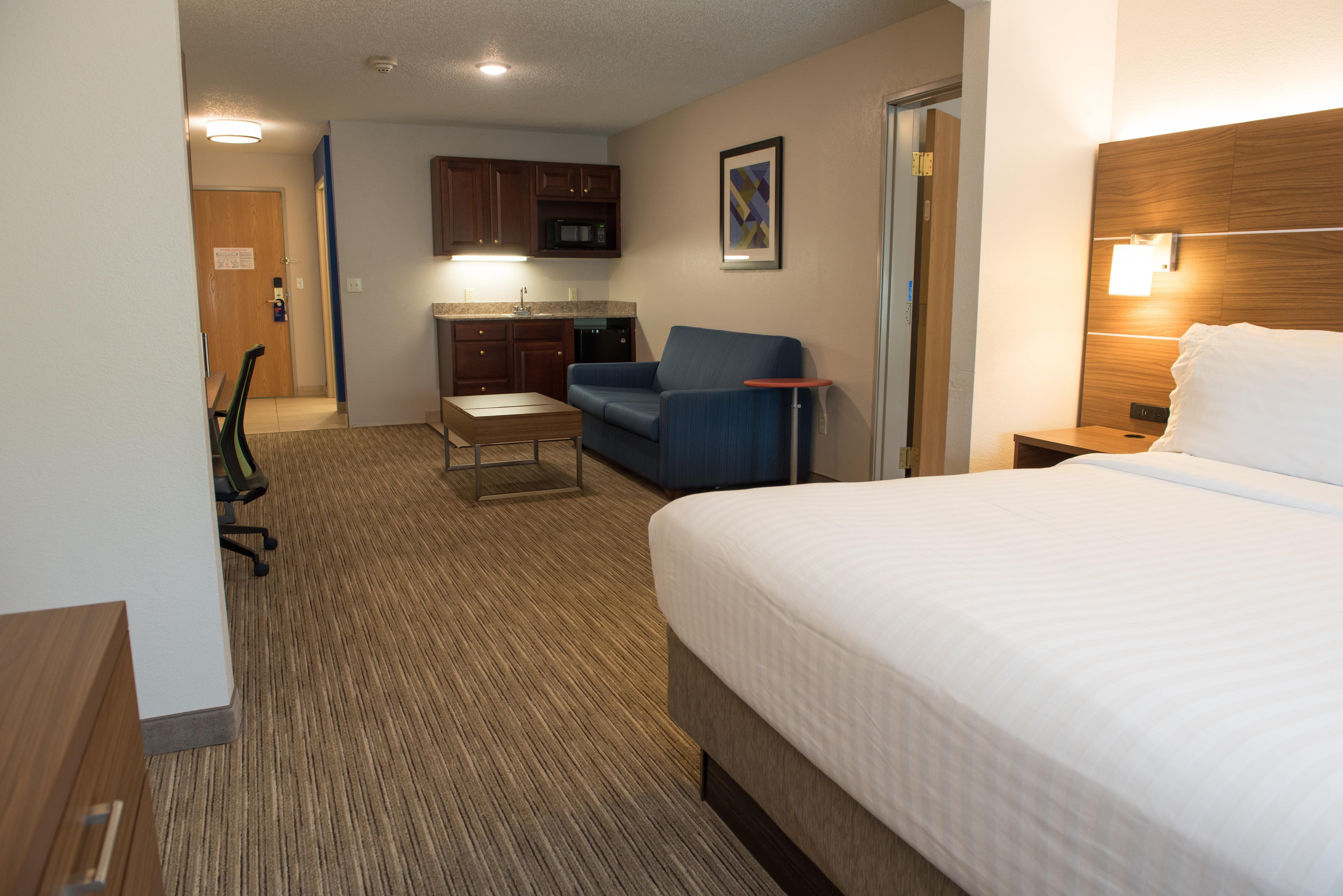 Express & Elkhart-south By Ihg Hotel 2*