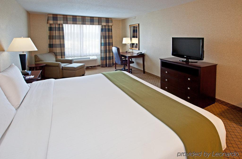 Express & Elkhart-south By Ihg Hotel