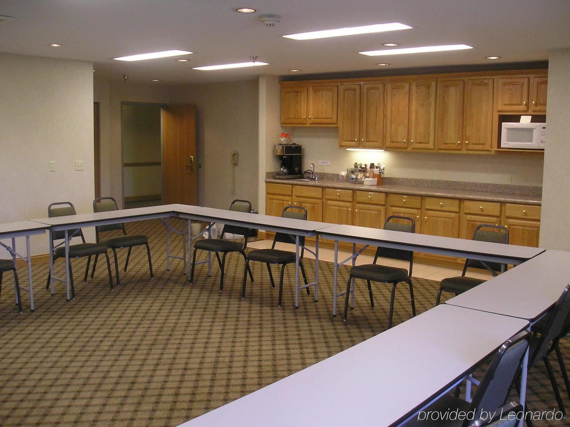 Express & Elkhart-south By Ihg Hotel 2*