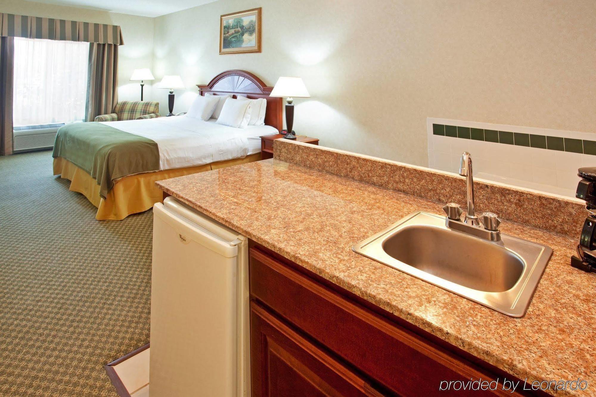 Express & Elkhart-south By Ihg 2*